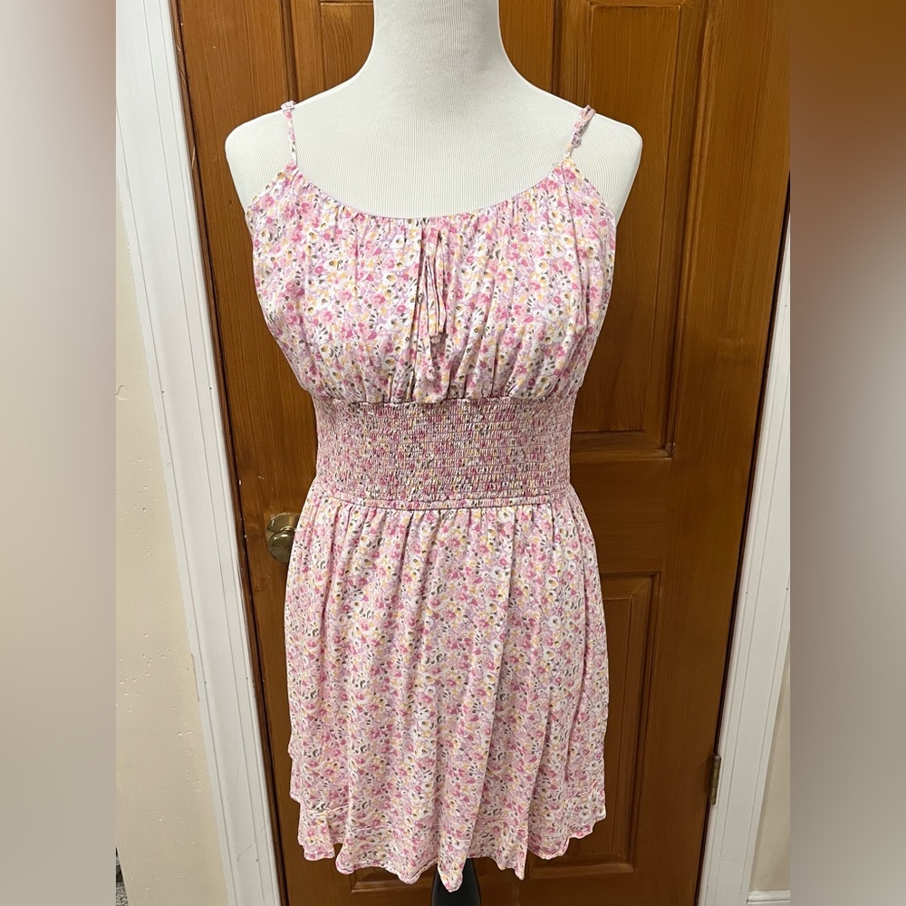 Flirty light pink short dress